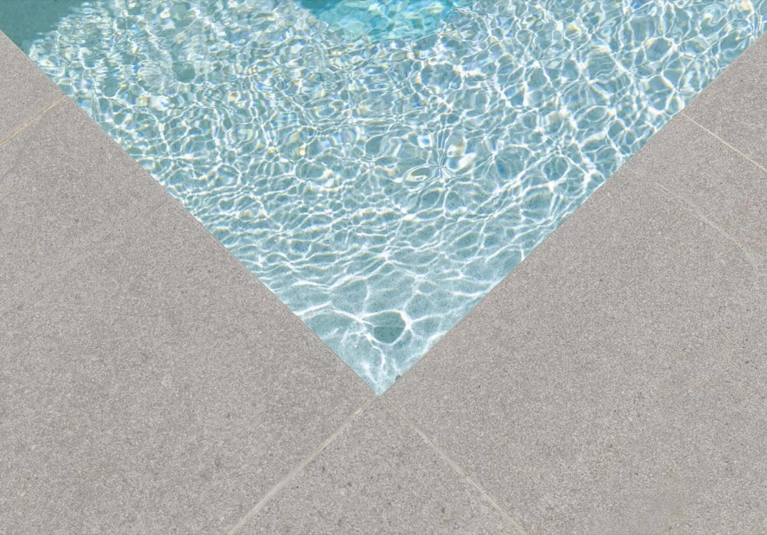 A Entertainer 7 fibreglass pool in Quartz Grey