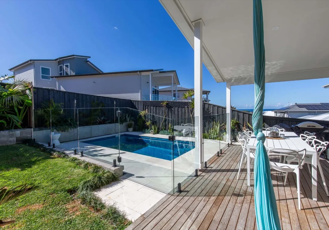A Nova 5 fibreglass pool in Teal Spice