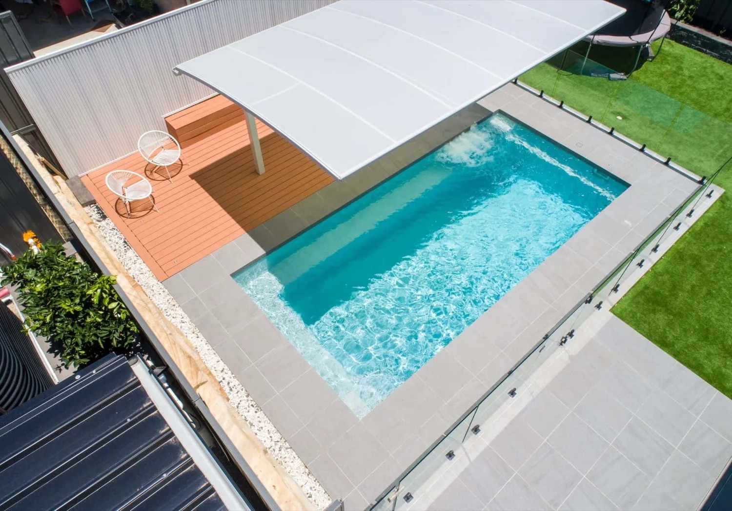 A Entertainer fibreglass pool