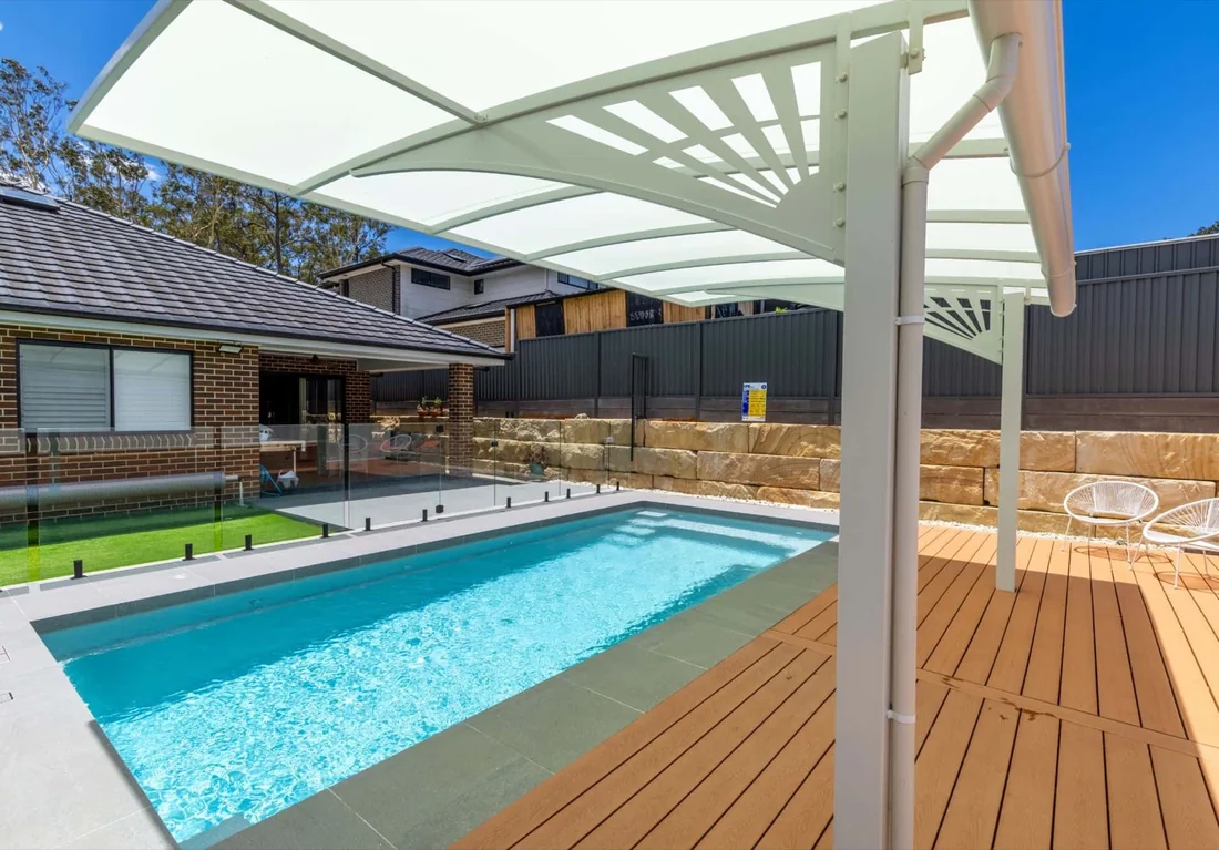 Entertainer fibreglass pool